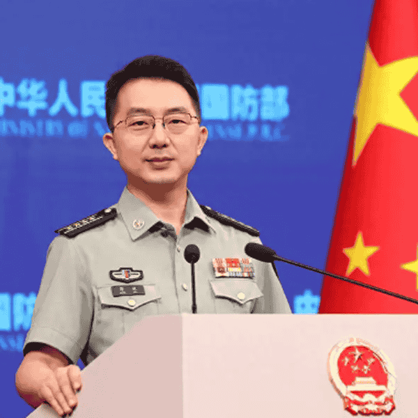 国防部回应解放军57架次军机绕台国防部回应解放军军机绕台行动，展现捍卫国家安全的决心与实力
